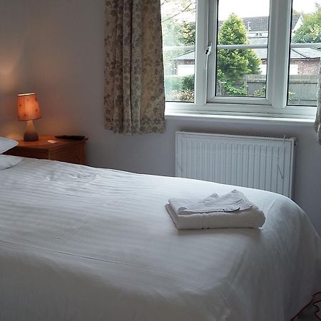Church End Farm Bed And Breakfast Hale  Exterior photo